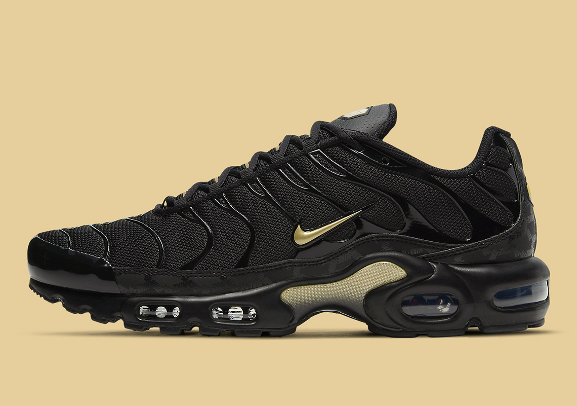 Air Max Plus Black Metallic Gold DC4118-001