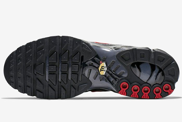 Air Max Plus Black Gradient Red CI2299-001