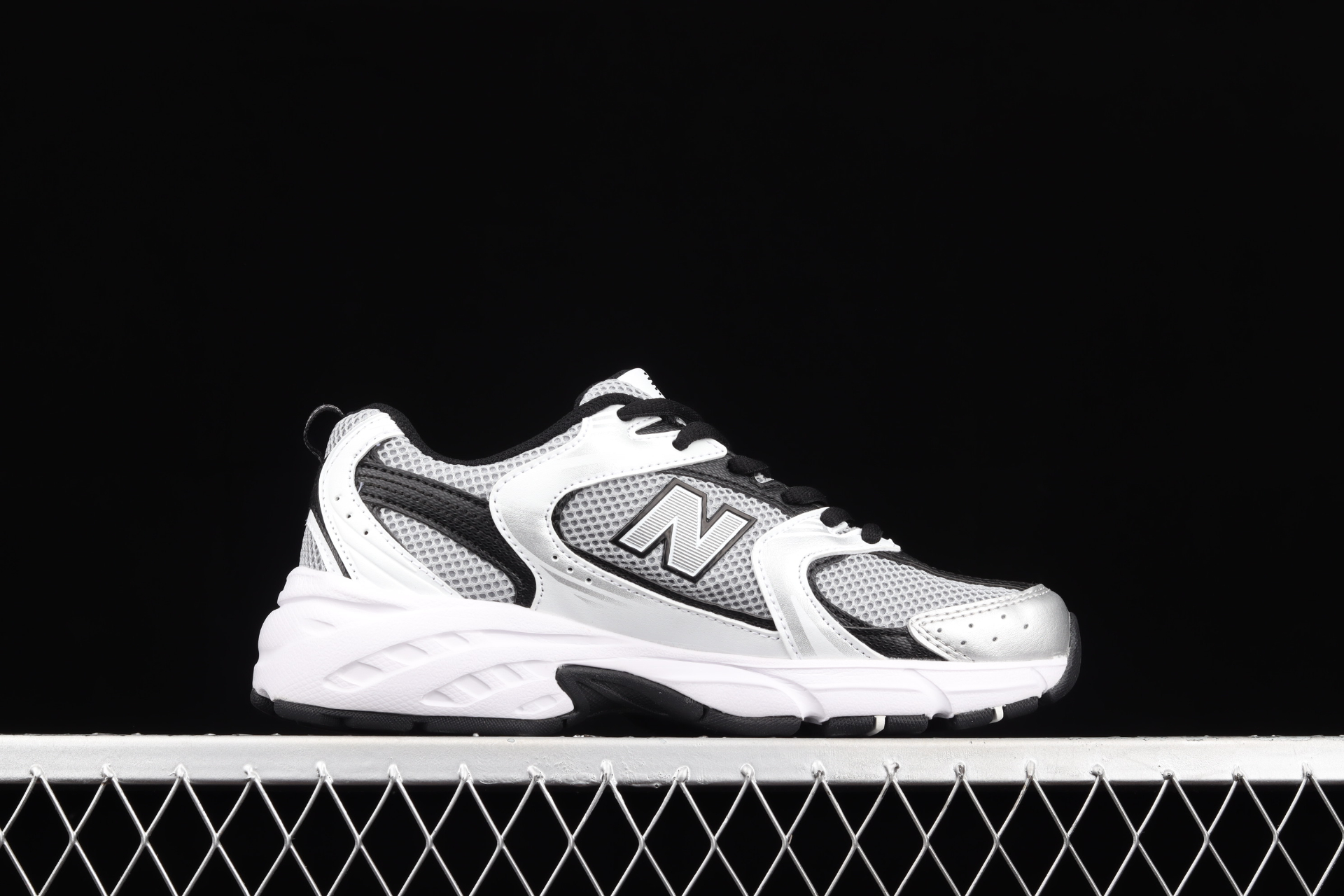 530 Silver White MR530USX