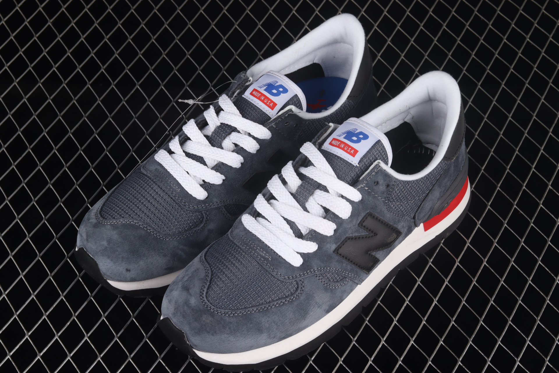 990v1 Made In USA Catch 22 M990HL