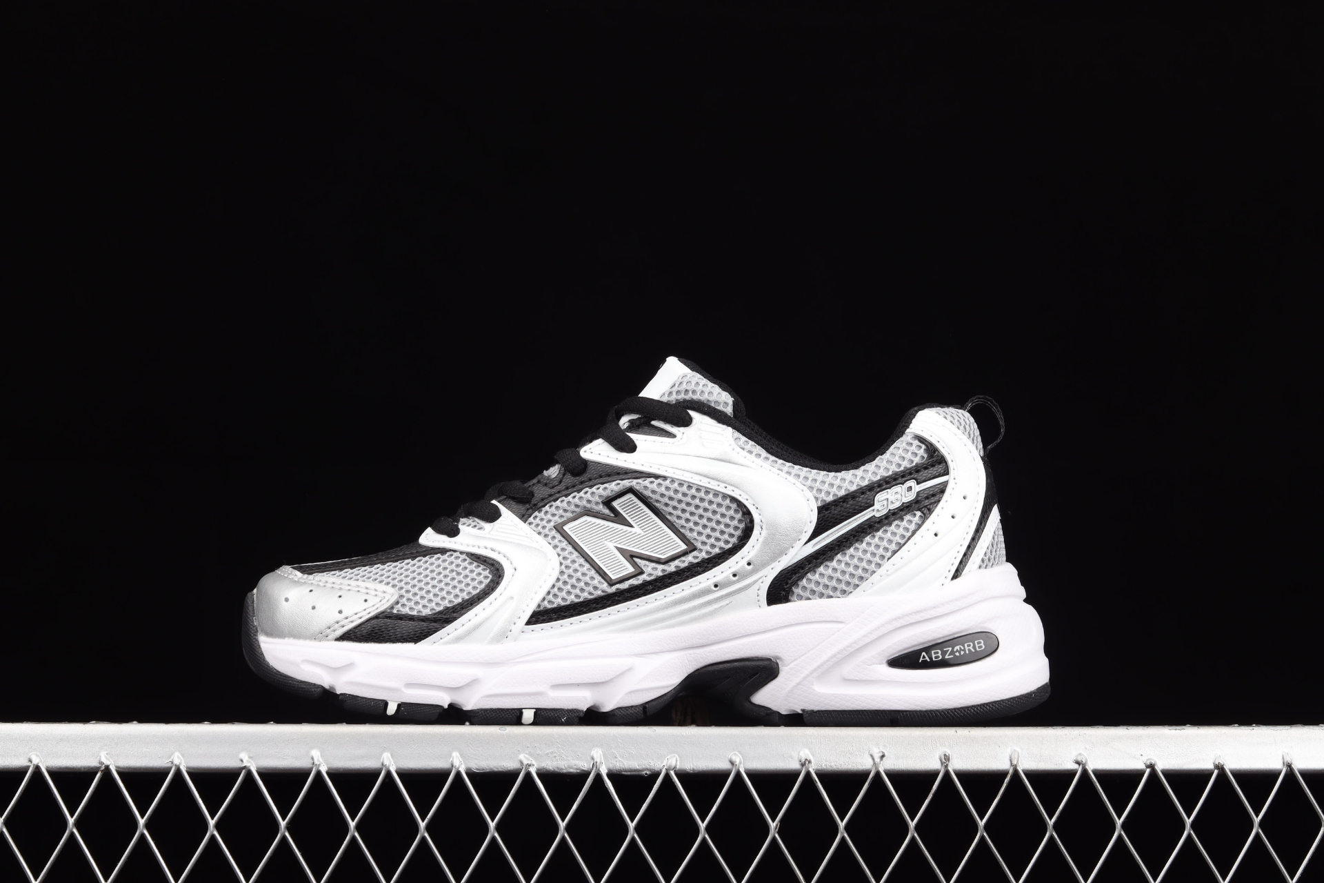 530 Silver White MR530USX