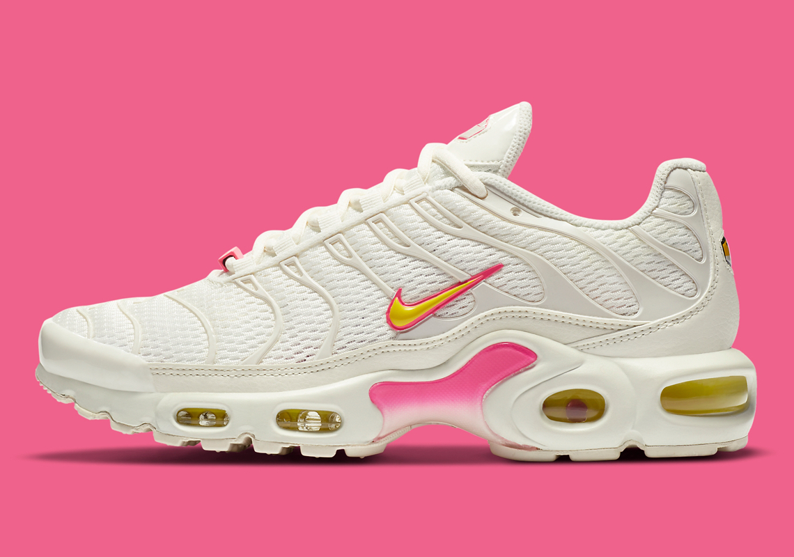 Wmns Air Max Plus Sail Digital Pink CZ0373-100