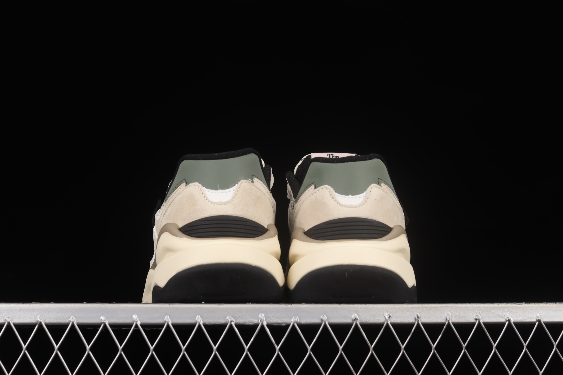 57/40 Off-White M5740CD1