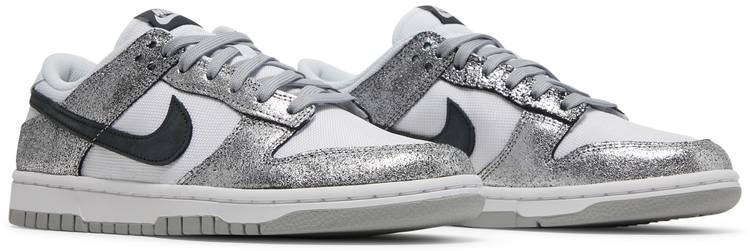 Wmns Dunk Low Golden Gals DO5882-001