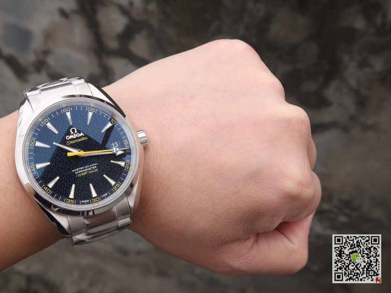 Replica 0me*ga Seamaster Aqua Terra 231.10.42.21.03.004 150M James Bond Stainless Steel 1:1 Best Edition Stainless Steel Bracelet Swiss ETA8500 Blue textured dial
