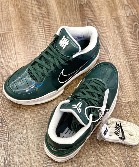 NIKE KOBE 4 x UNDEFEATED MILWAUKEE BUCKS