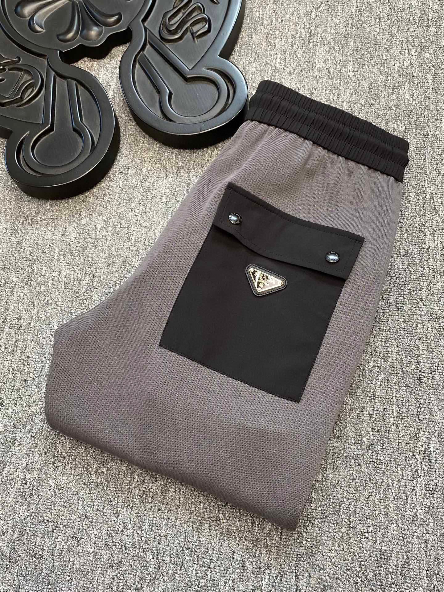 Pra*a Sweatpants