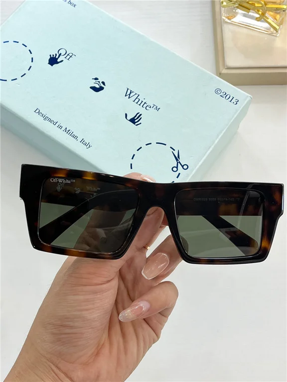 Off White