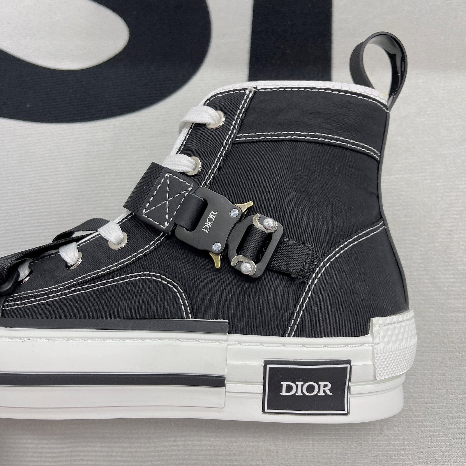 D10r B23 High Top Sneaker 12