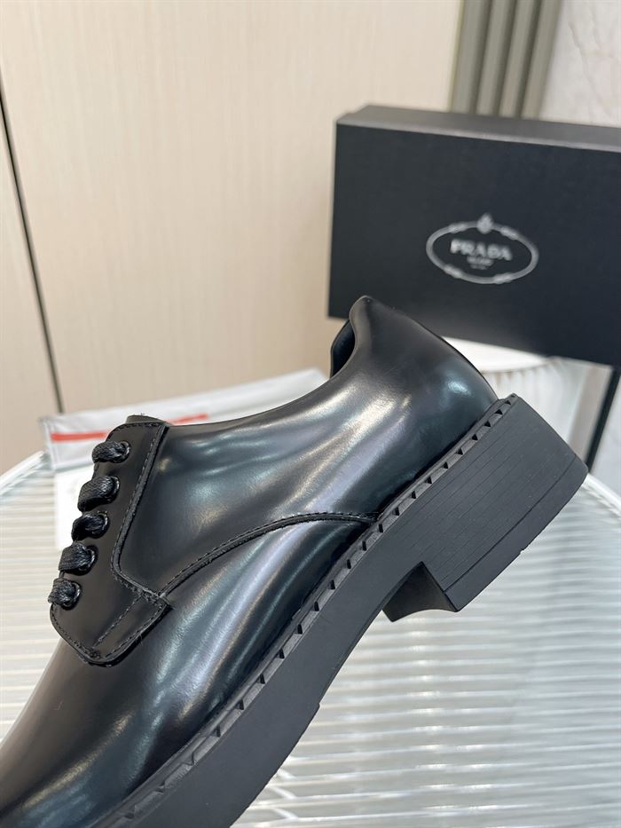 Pra*a MONOLITH BRUSHED LEATHER DERBY SHOES PRS038