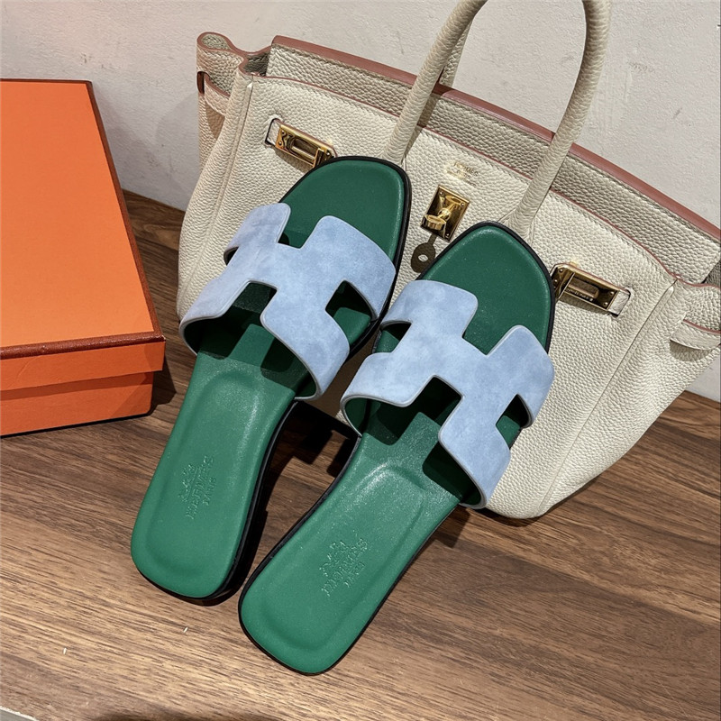 H**me5 H buckle slippers