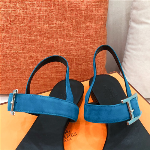 H**me5 flat sandals
