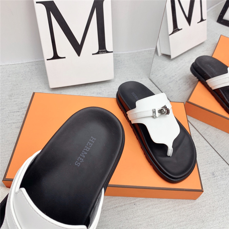 H**me5 couple shoes