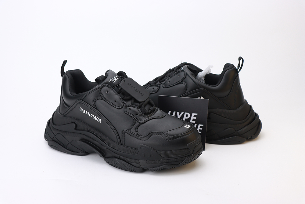 Ba1en*iaga Triple S Sneaker Black Leather
