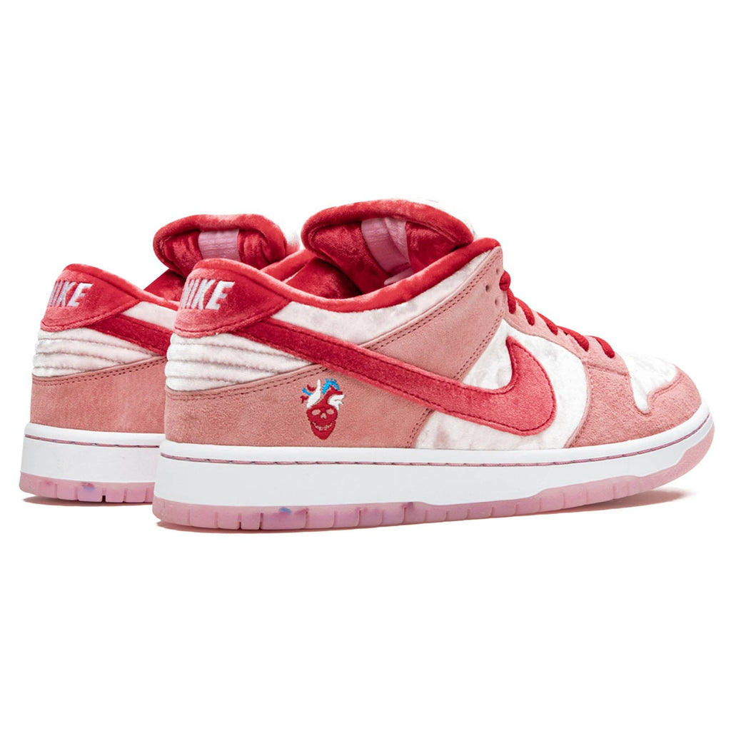 StrangeLove x Dunk Low SB Valentine s Day CT2552-800