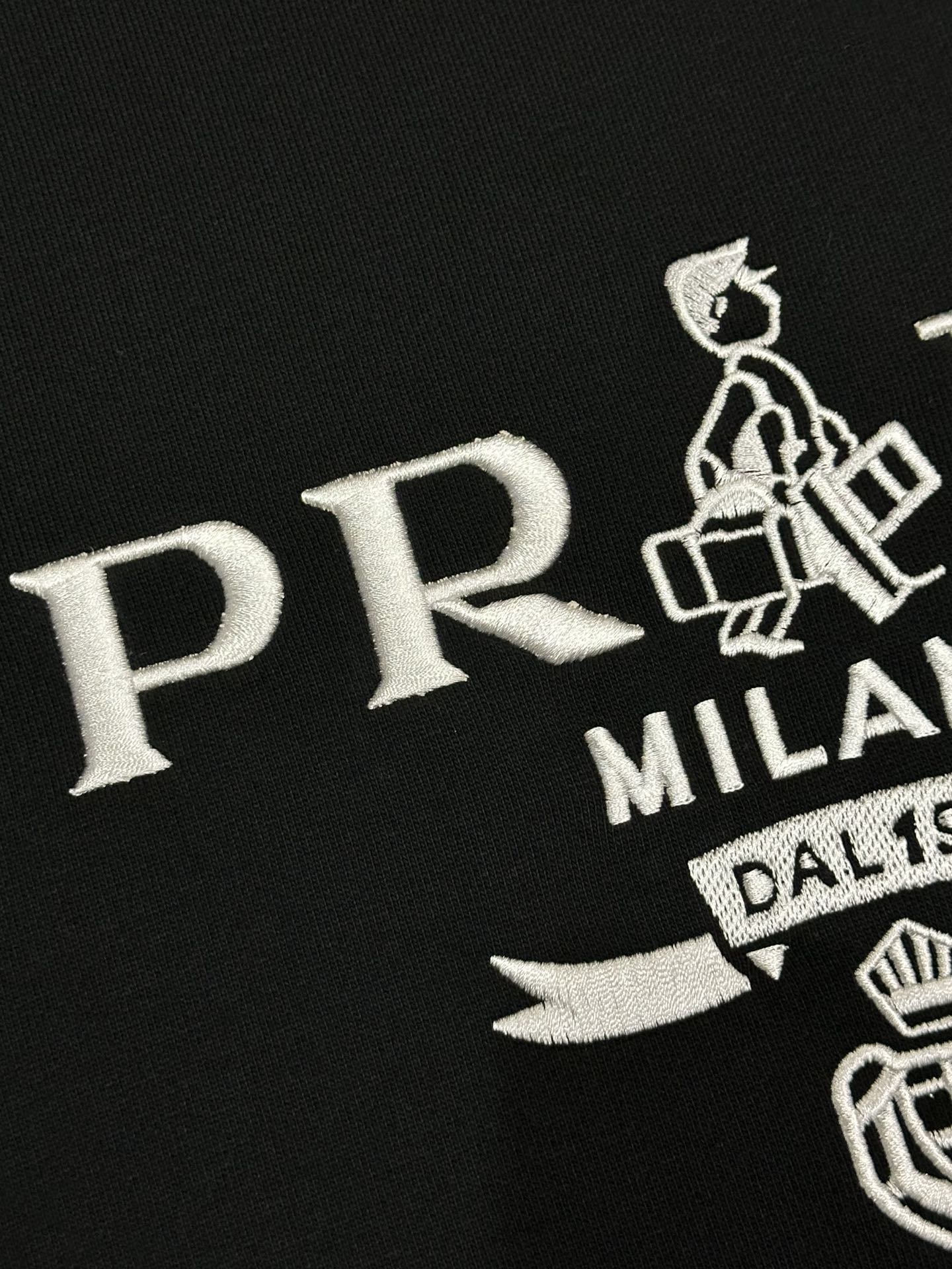 Pra*a Hoodie